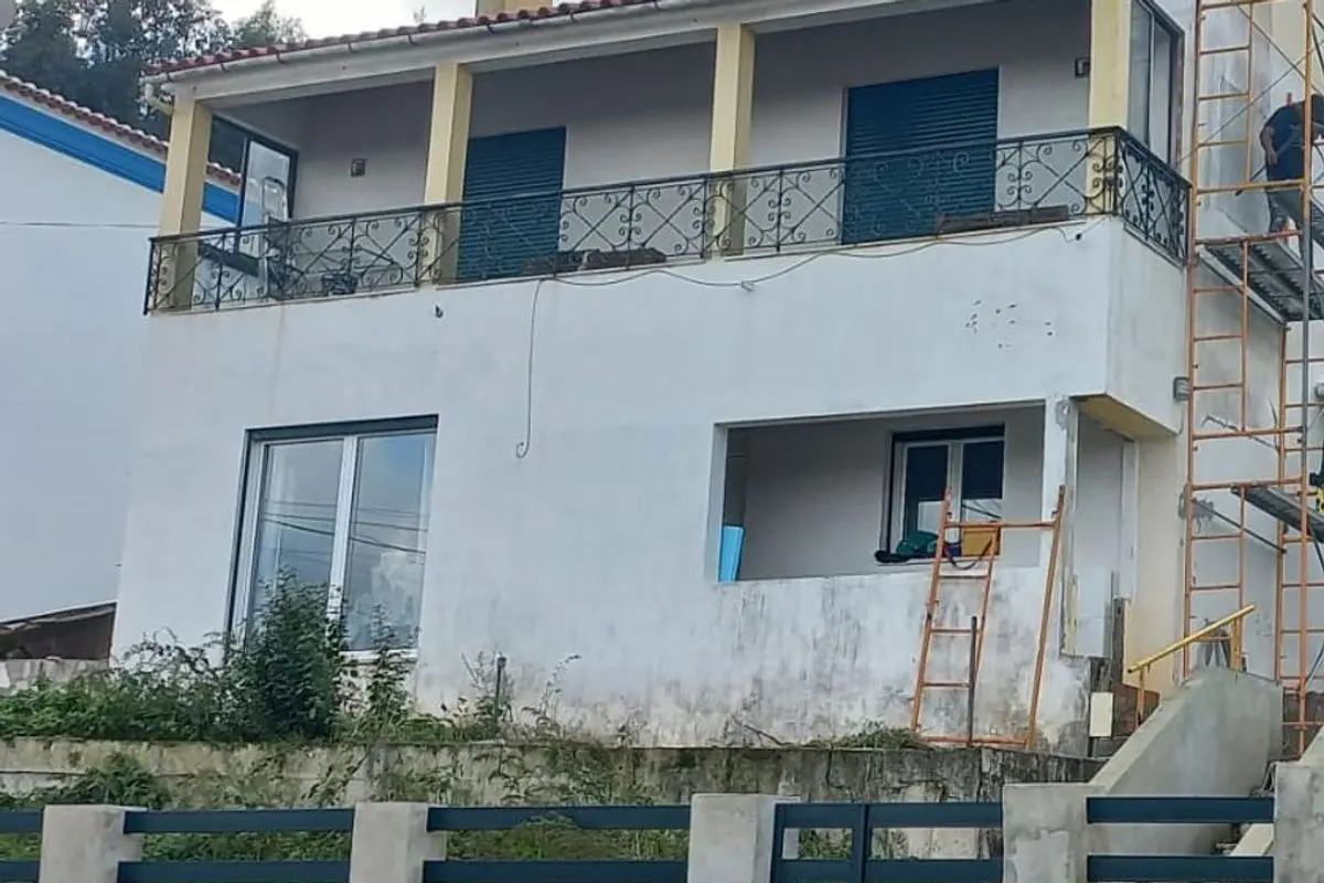 Fachada residencial, antes do serviço